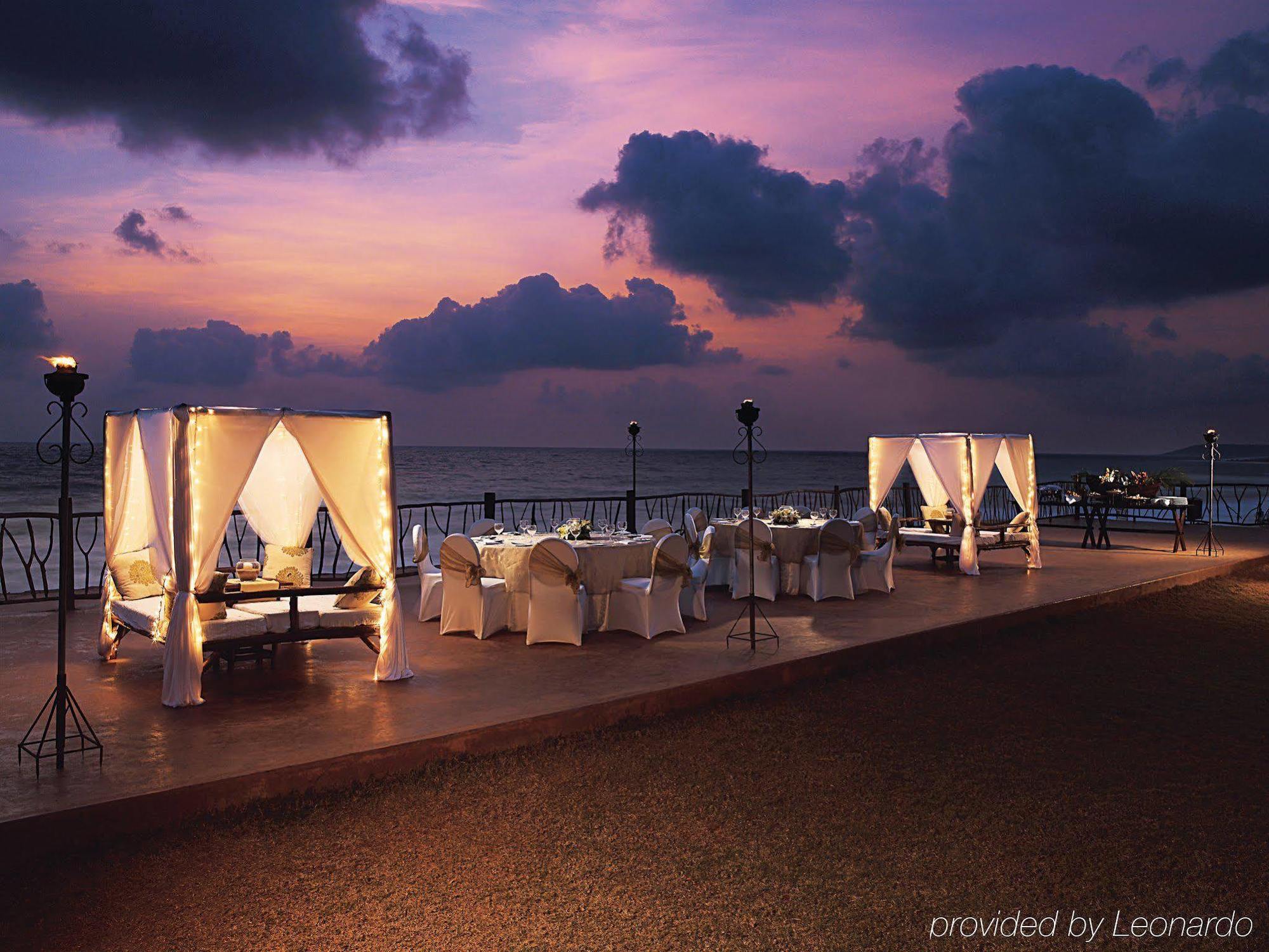 Taj Fort Aguada Resort & Spa, Goa Sinquerim Εστιατόριο φωτογραφία